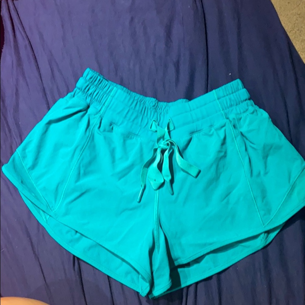 LuluLemon hotty hot shorts teal size 6